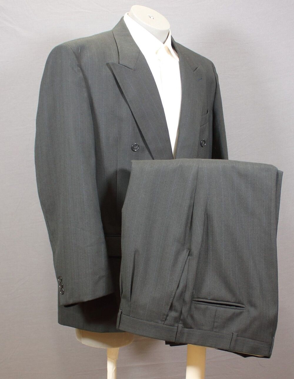 Ron Chereskin Men's 2 Piece Suit Black Stroped Double Breasted 48R Pleated 39" W